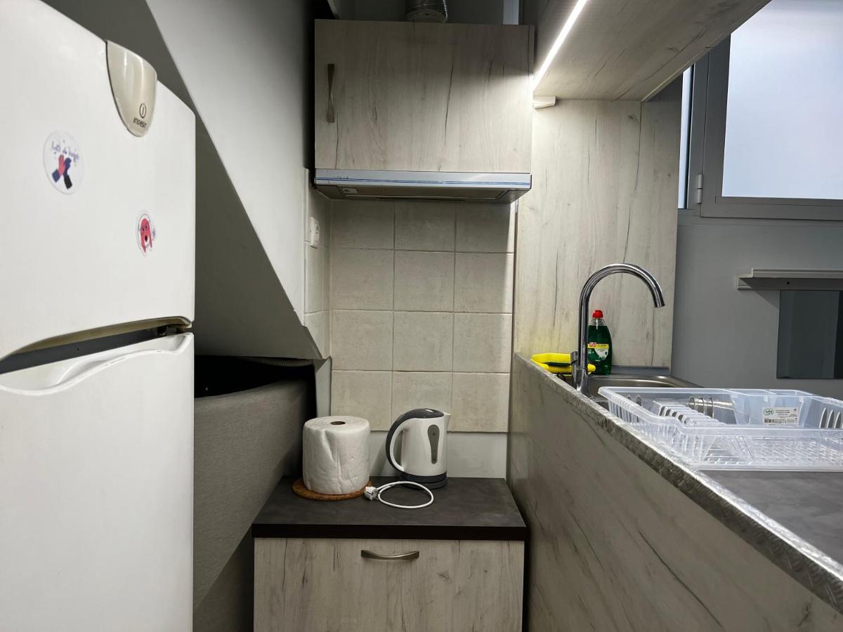 Budget Private Room In The Center Atene Esterno foto