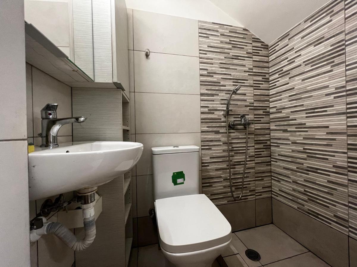 Budget Private Room In The Center Atene Esterno foto